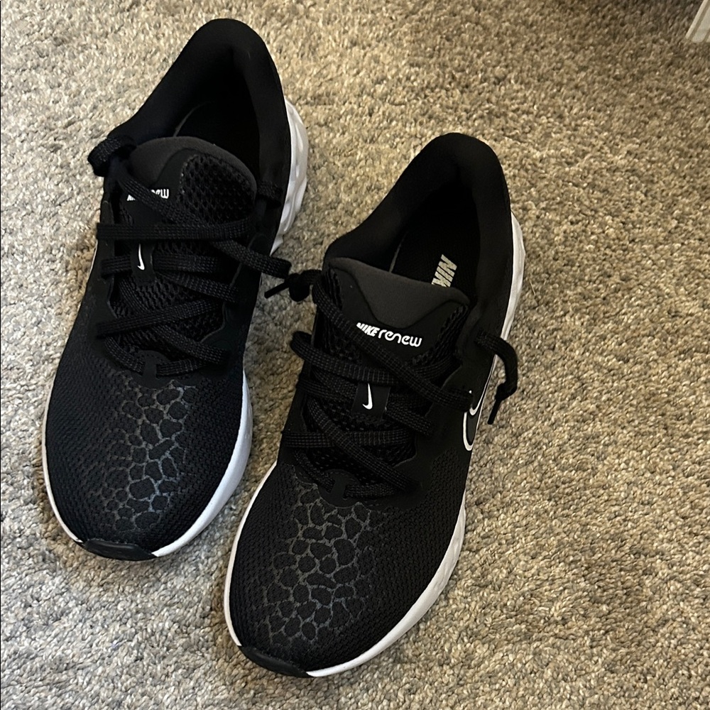 Women’s Nike Renew 2